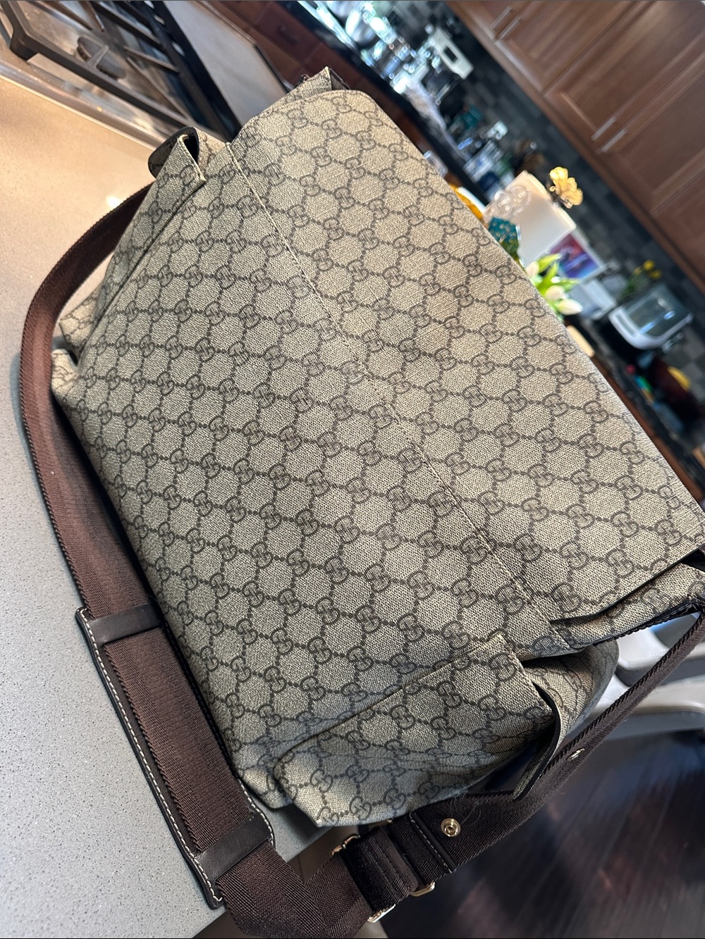 Gucci Beige Monogram diaper Bag - Picture 4 of 10